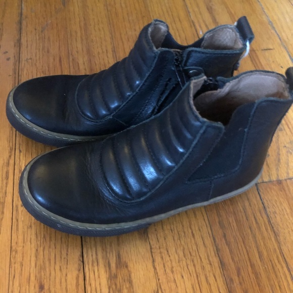 CHIC Italian boot for boys- WORN TWICE - Picture 2 of 4